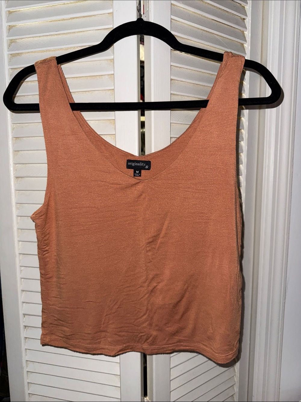 Sleeveless Scoop Neck Tank Top - Rust